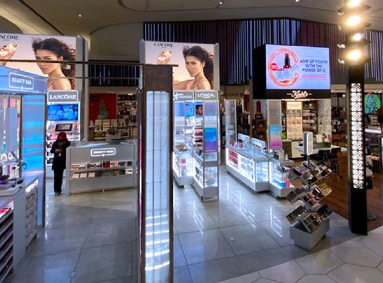 L'Oréal puts ModiFace technology to good use with Beauty Hub at LaGuardia