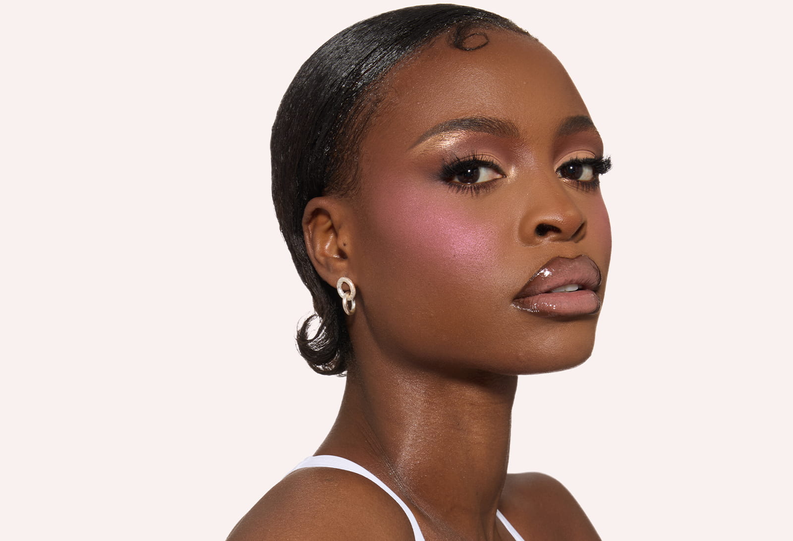 Kylie Cosmetics and K-Beauty: Who Ruled Q3 2025